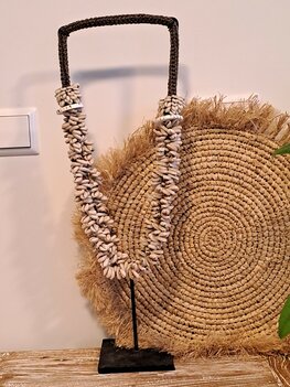 Schelpenketting op standaard Cadiz