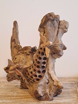 Houtsnijwerk bijen B