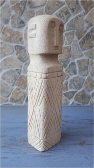 Stone man zandkleur kruis 25cm