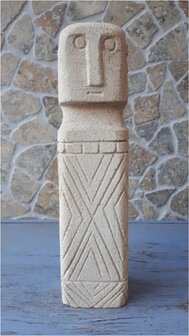 Stone man zandkleur kruis 25cm