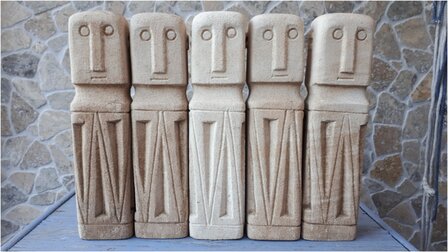 Stone man zandkleur punt 25cm
