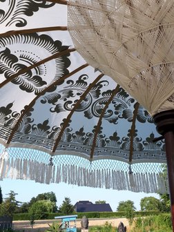 Ibiza parasol met franjes zilver