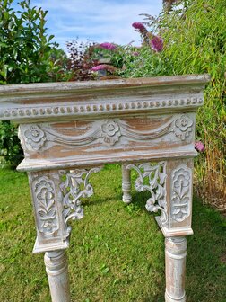Side table Romantico
