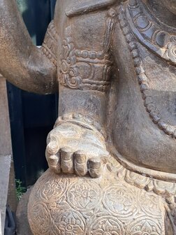 Ganesha Lavasteen bruin