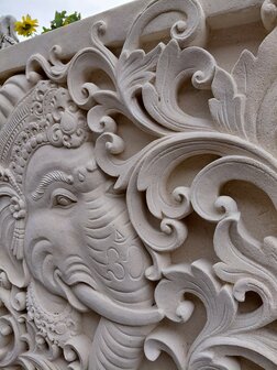 Limestone wandpaneel Ganesha