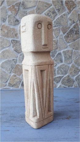 Stone man zandkleur punt 25cm
