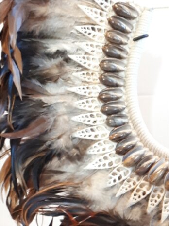 Schelpenketting brown feathers