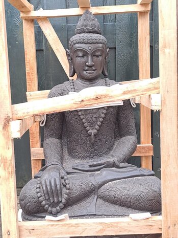 Zittende Boeddha Lavasteen Bhumisparsha