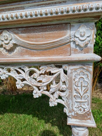Side table Romantico