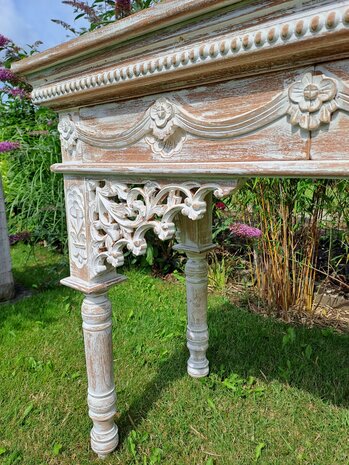 Side table Romantico