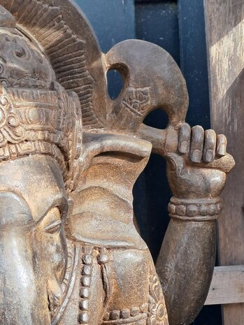Ganesha Lavasteen bruin