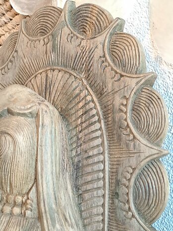 Houtsnijwerk Quan Yin met schild