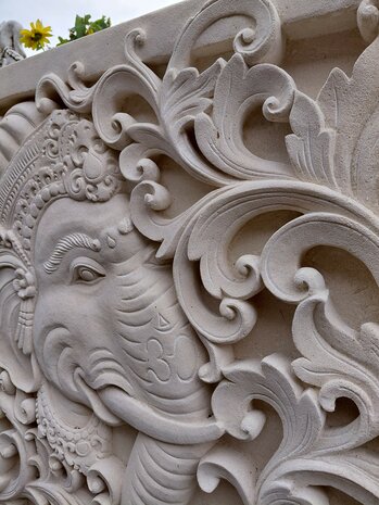 Limestone wandpaneel Ganesha