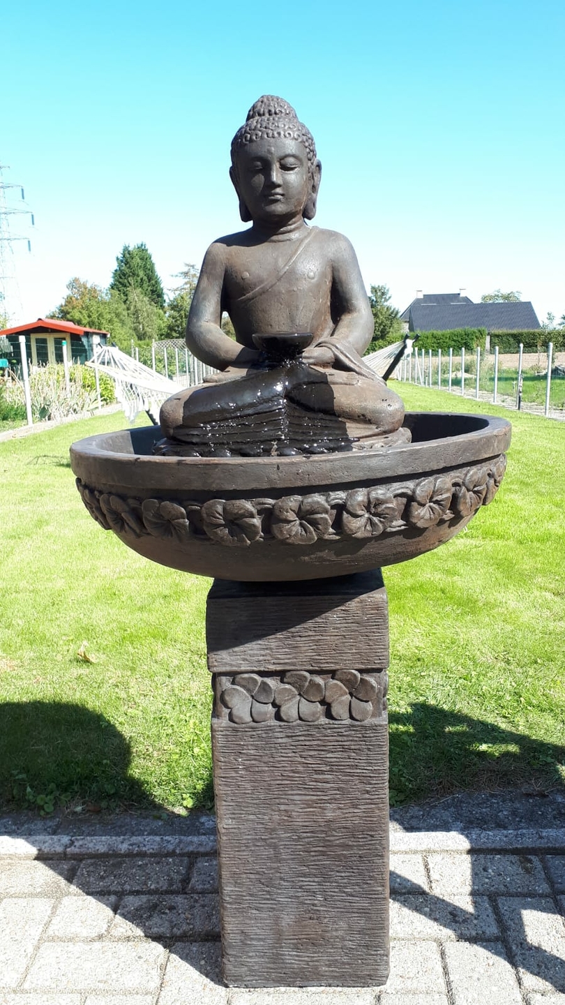 boeddha waterornament op schaal
